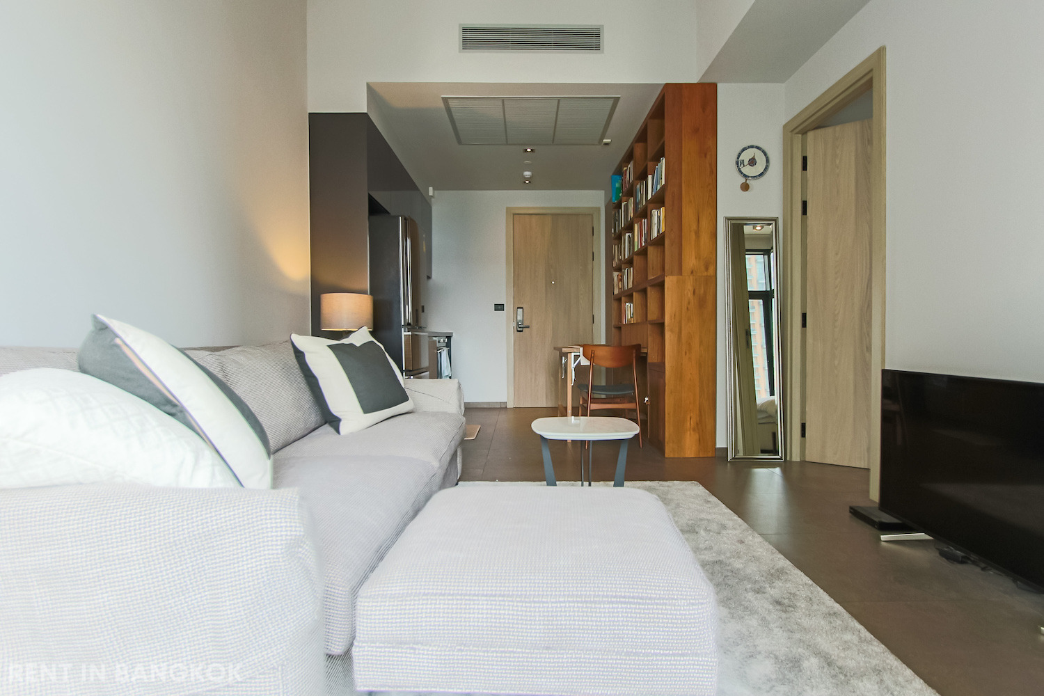 Comfortably One Bedroom Condo for Rent in Asoke