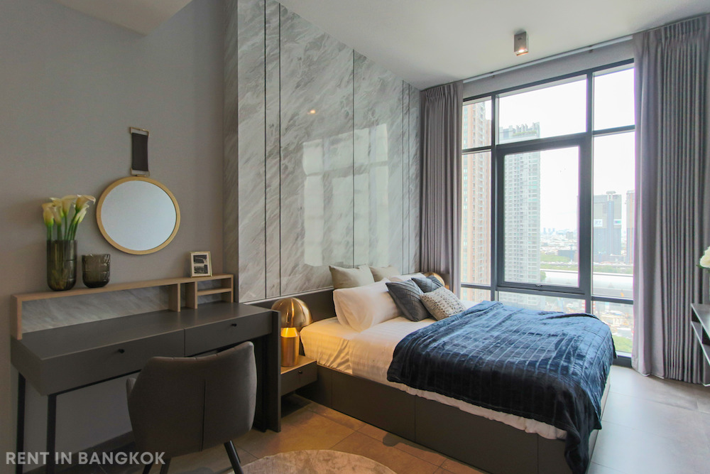 Beautiful decorated one bedroom condo for sale in the Loft Asoke